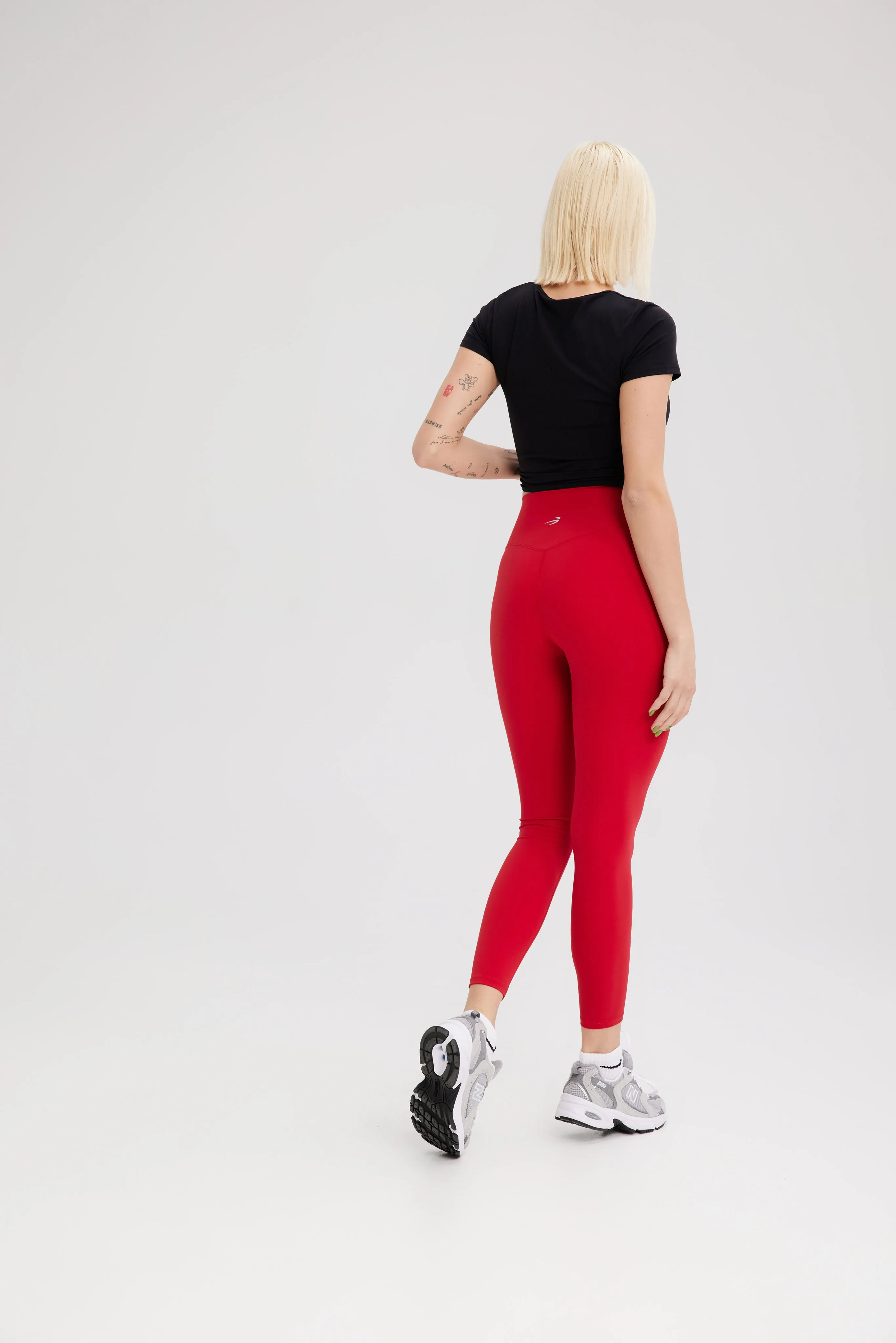 EKJ Vivid Seamless Contour Leggings in Radiant Red