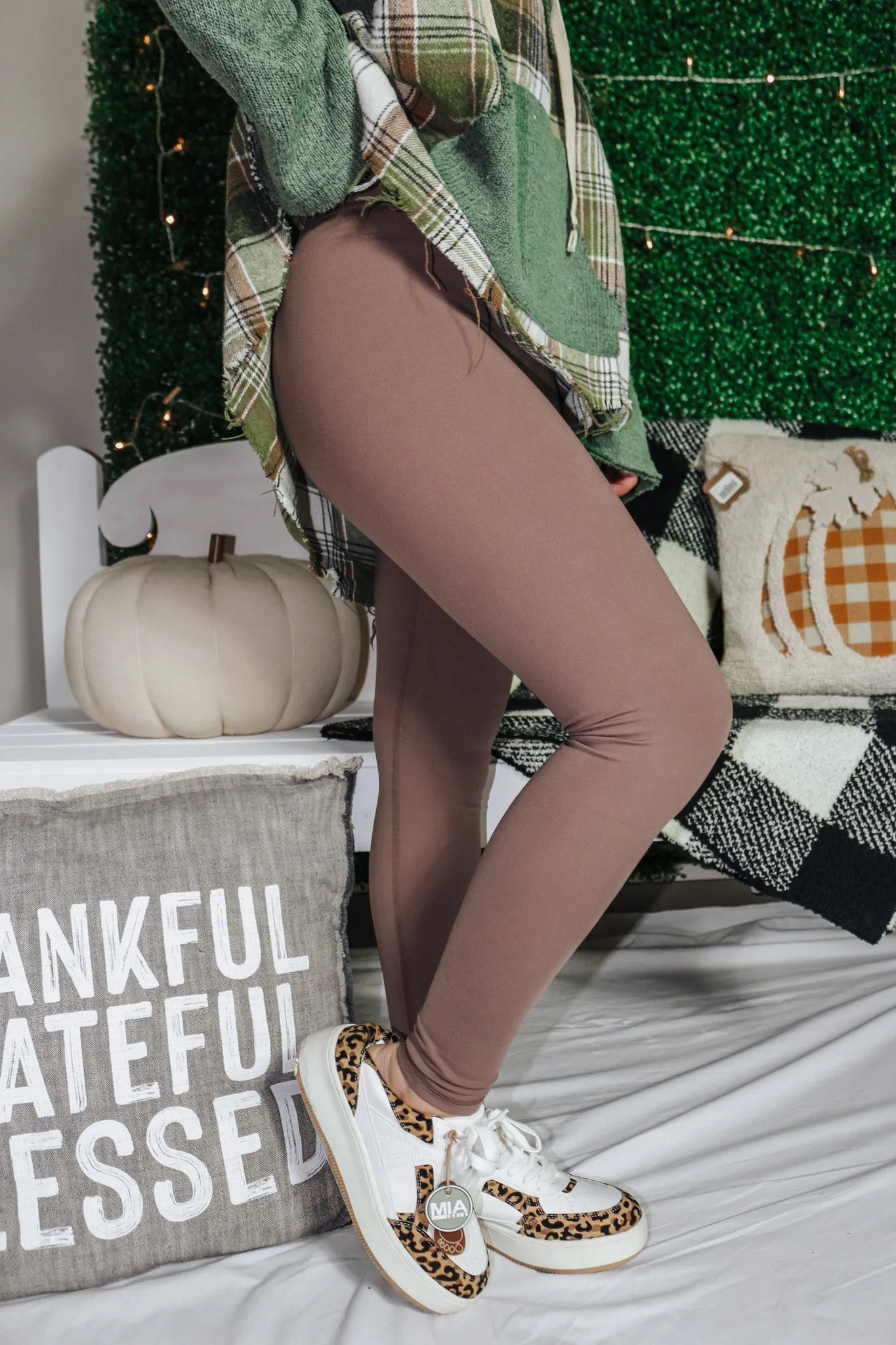 Get In Line Crossover Leggings - 2 Colors
